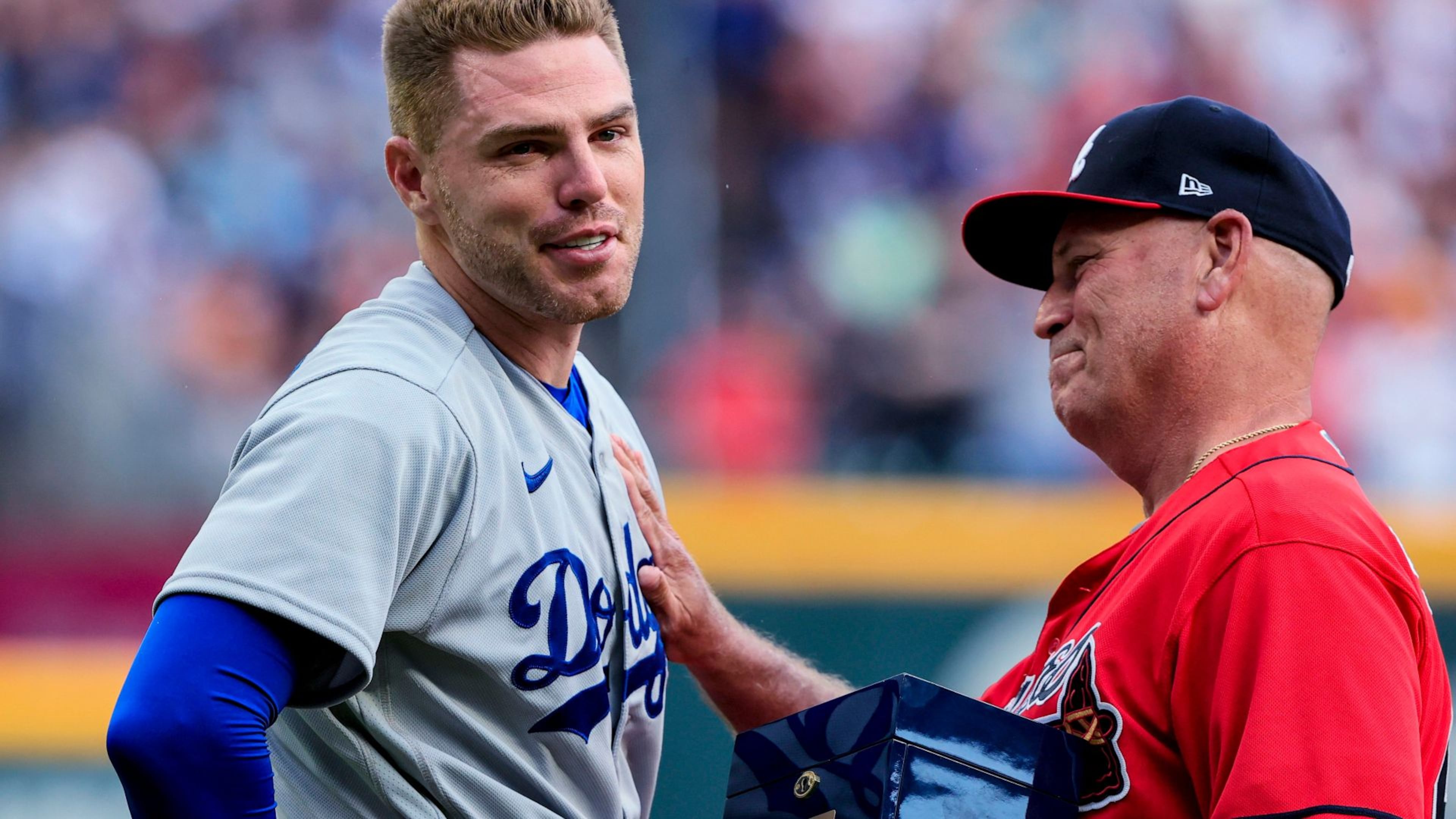 Video: Braves players react to losing Freddie Freeman